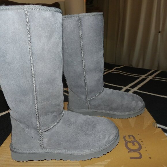 UGG Women's Size 7 Classic Tall 5815 Grey Shearling Suede Boots - Picture 2 of 9
